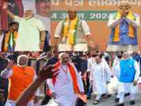 Karnataka Deputy CM DK Shivakumar 'Slaps' Congress Worker, BJP Asks 'No S...
